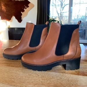 Leather lug sole Chelsea boot Anthropologie size 8/38
